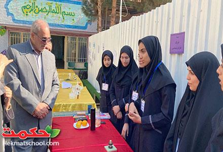 بازدید جناب آقای نوروزیان از برنامه ساعتی با آزمایش دبیرستان دخترانه  